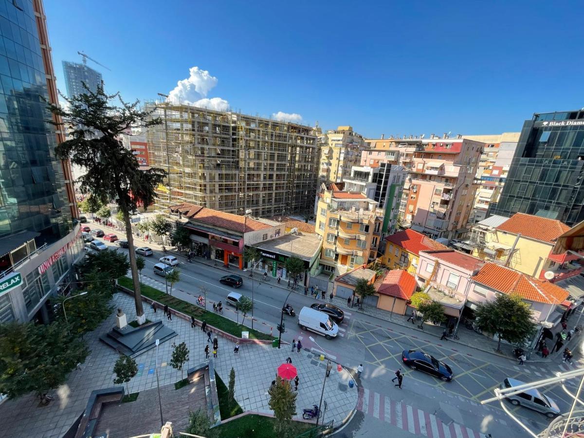 Comfort Apartment In City Center Tirana Kültér fotó