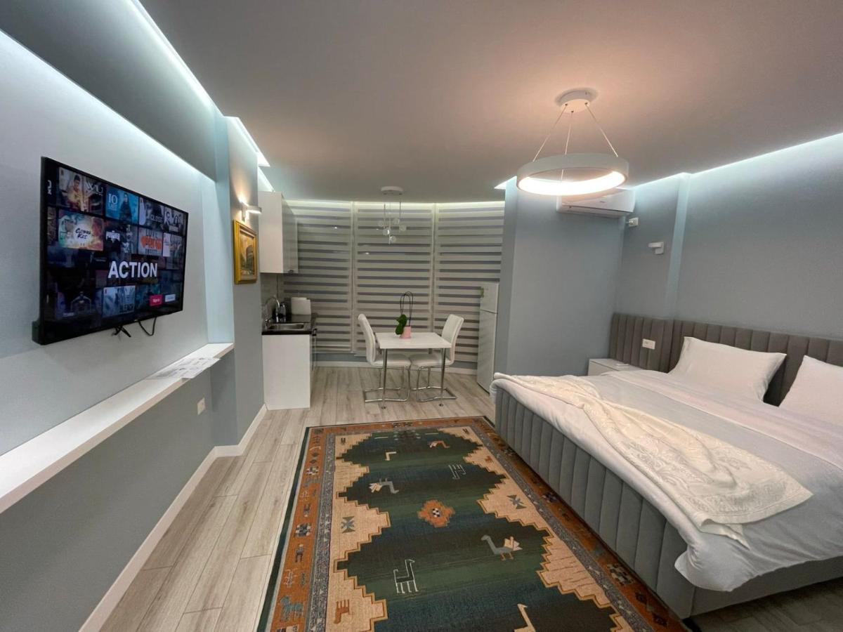 Comfort Apartment In City Center Tirana Kültér fotó