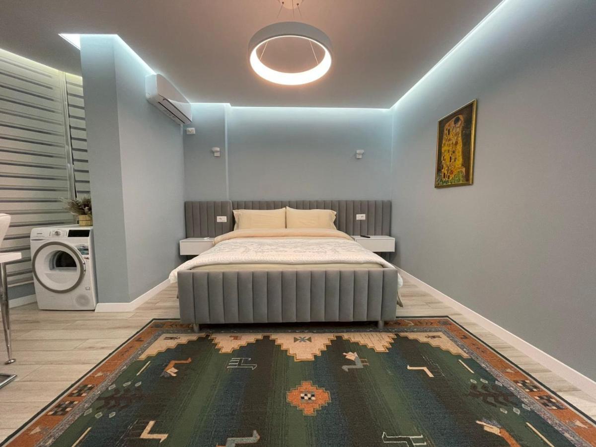 Comfort Apartment In City Center Tirana Kültér fotó