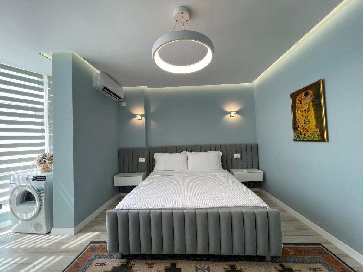 Comfort Apartment In City Center Tirana Kültér fotó