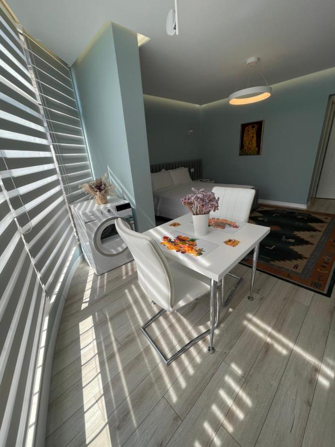 Comfort Apartment In City Center Tirana Kültér fotó