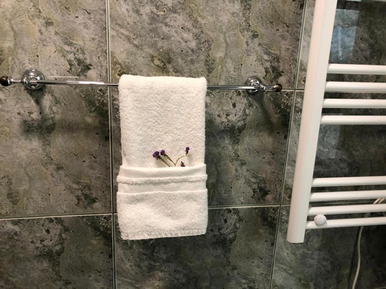 Comfort Apartment In City Center Tirana Kültér fotó